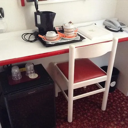 Flory Hotel 2*